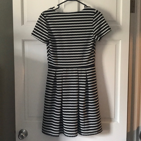 Alya Dress - Picture 2 of 7